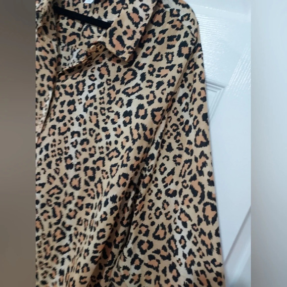 On 34th Created for Macy's Leopard Print Button-Front Crepe Shirt in Size 3X - Picture 10 of 14